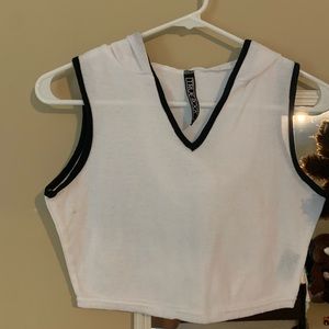 Hodded crop top